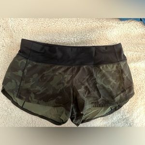 Lululemon Speed Up 2.5 inch short Camo Green